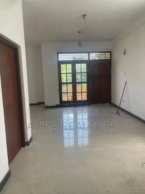 6 Bedrooms House for Sale in Dehiwala Robert Road (p-111)