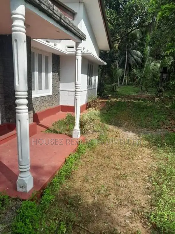 60 Perch House with Land – Bandaragama