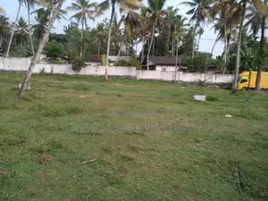 අතුරුගිරිය මිලේනියම් සිටි හන්දියට ආසන්නව බිම් කොටසක් විකිණීමට