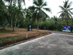 පොල්ගස්ඕවිට ,මත්තේගොඩ පාරෙන් බිම් කොටස් විකිණීමට