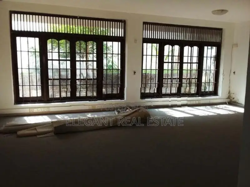 09 Bedroom Unfurnished 04 Storied House for Rent in Colombo 07 (A6484)