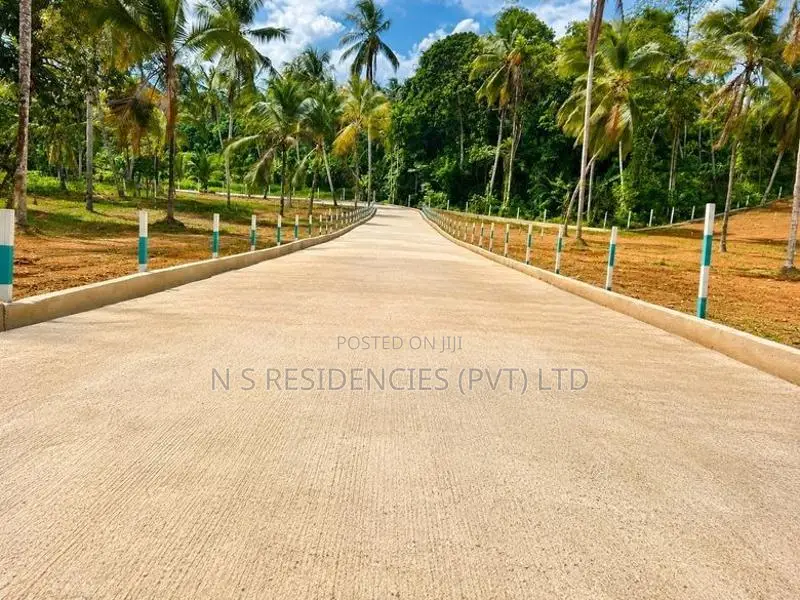 Land for Sale Near Nittambuwa Wathupitiwala U02