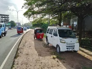 Commercial Building for Sale Facing Kandy Road Kalagedihena