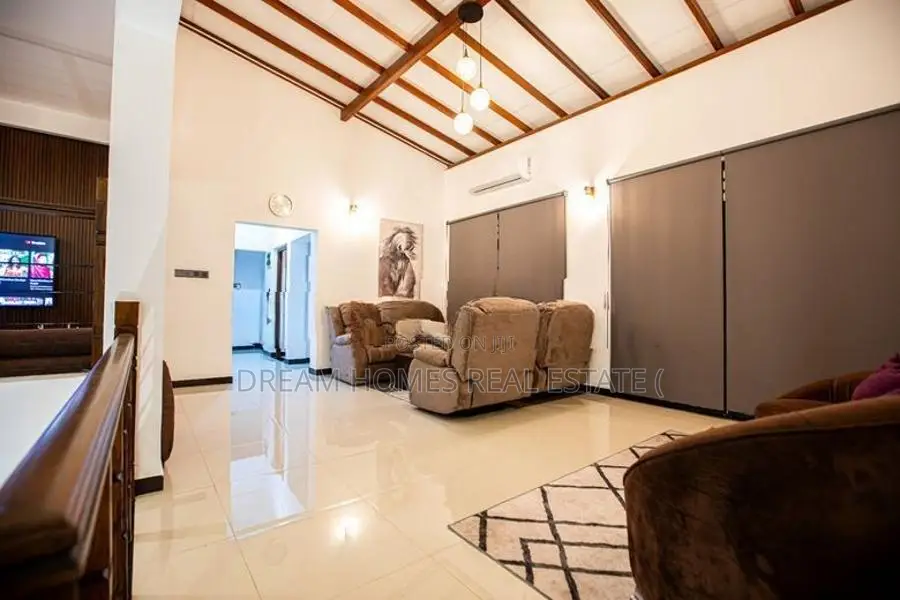 Luxury 5-Bedroom House for Sale – Panadura