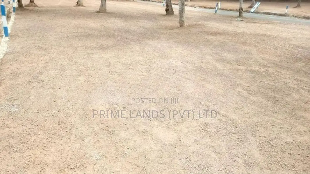 Land in Kandana