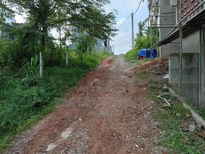 Valuable 6-Perch Land for Sale – Pannipitiya Vidyala Junction