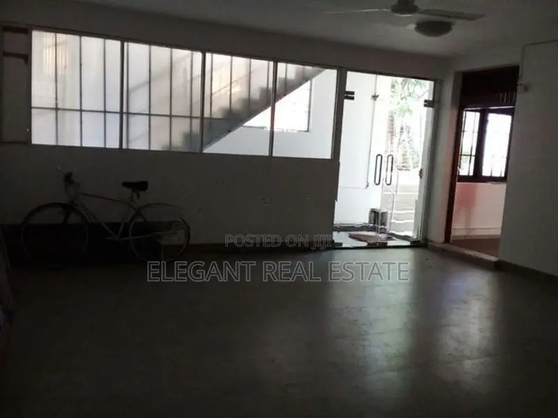 09 Bedroom Unfurnished 04 Storied House for Rent in Colombo 07 (A6484)