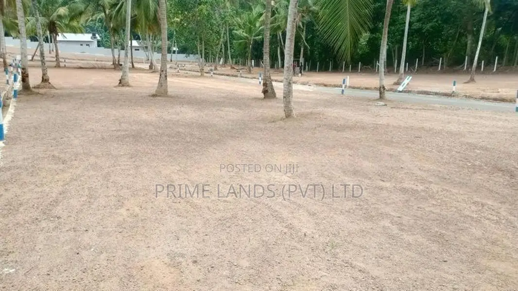 Land in Kandana