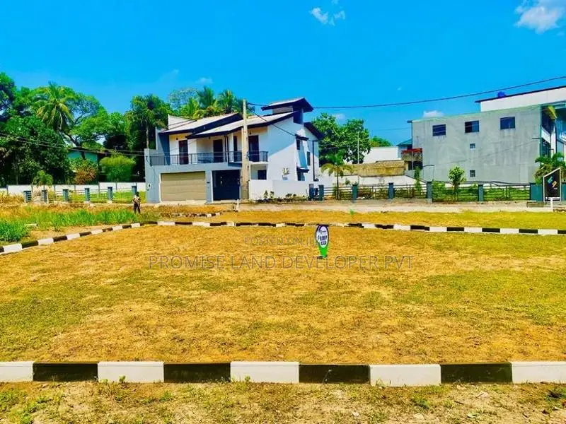 සතර දිසා යාකරන අතුරුගිරියෙන් 8.p ව්‍යාපාරික බිම් කොටස් D29