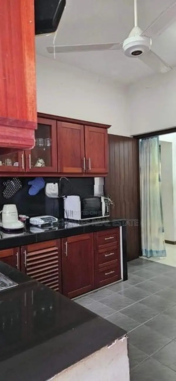 4 Bedroom House for Sale Athurugiriya