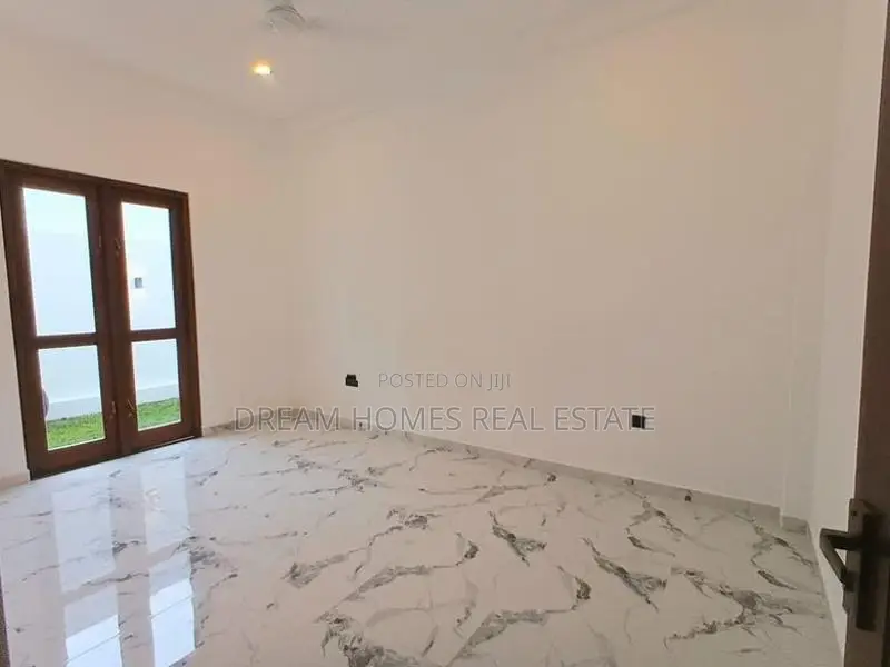 Modern 4 Bedroom Rooftop House for Sale – Piliyandala