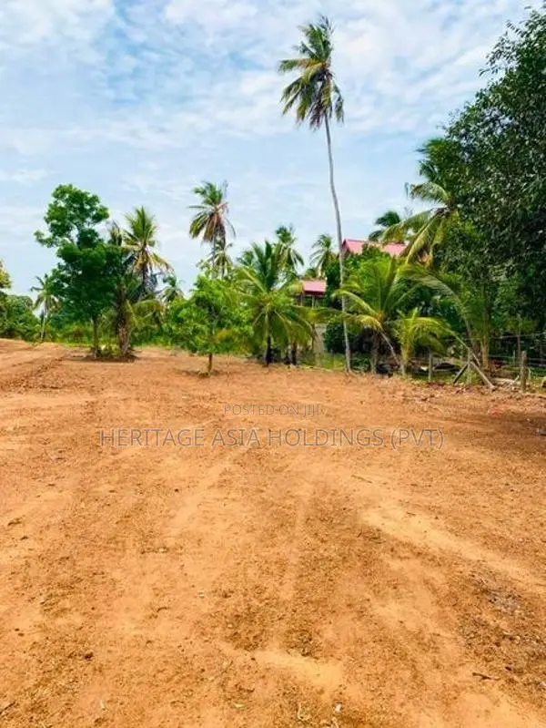 අනුරාධපුර අවටින් සින්නක්කර බිම් කොටස්