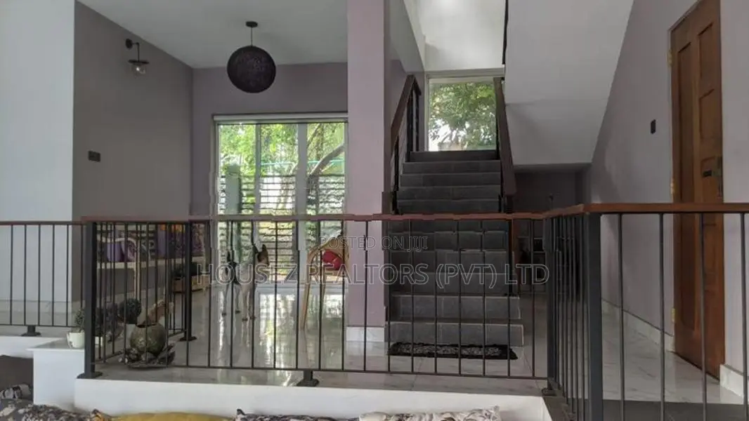 Luxury 4-Bedroom Modern Residence House – Kottawa