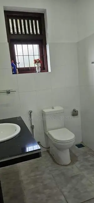 4 Bedroom House for Sale Athurugiriya