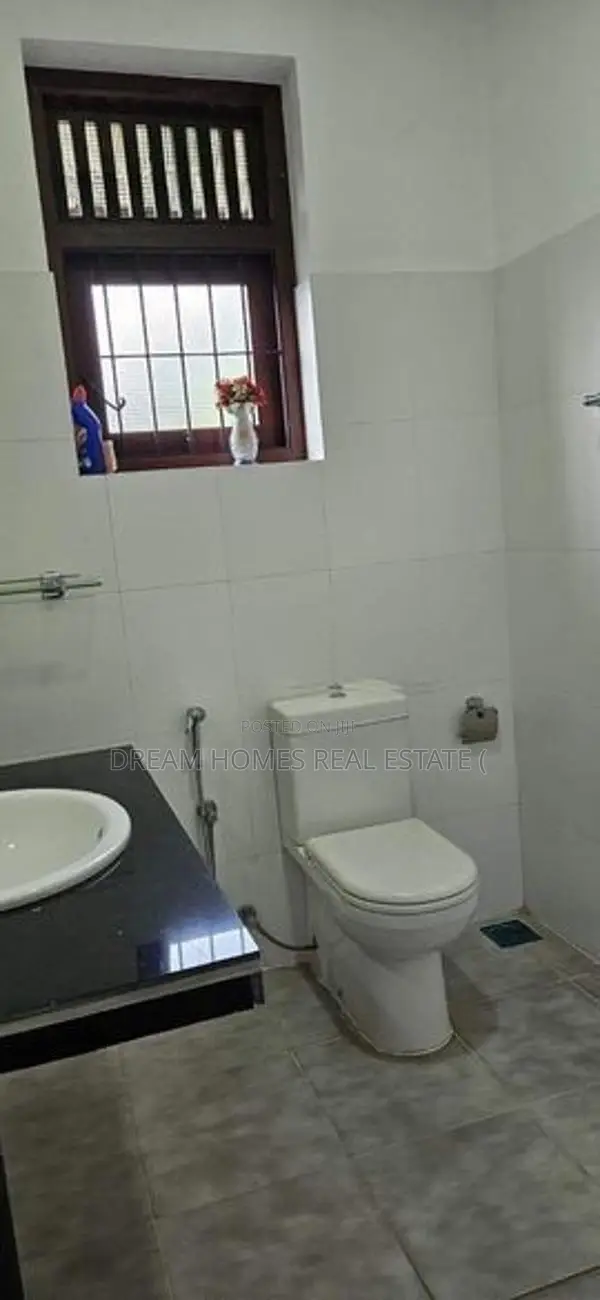 4 Bedroom House for Sale Athurugiriya