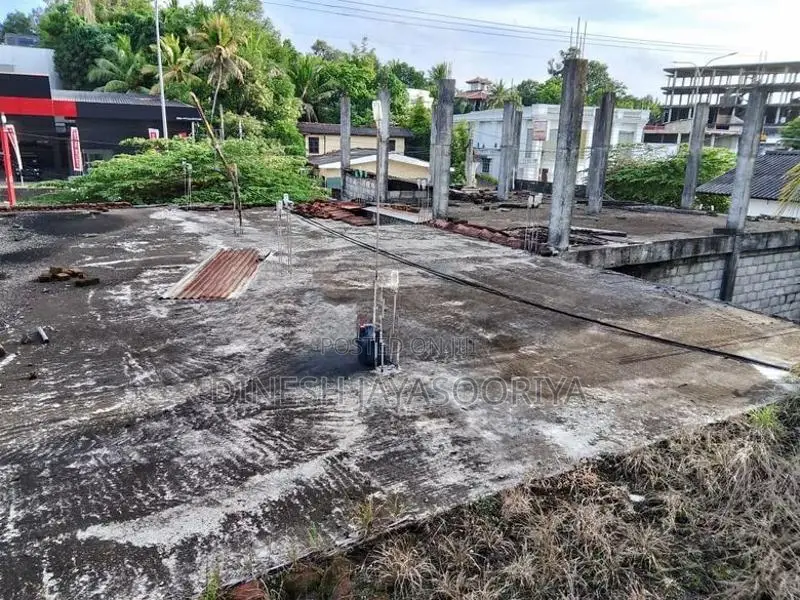Commercial Building for Sale Facing Kandy Road Kalagedihena