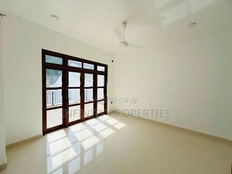 (SP41) B/New Luxury 03 Story House for sale in Pepiliyana