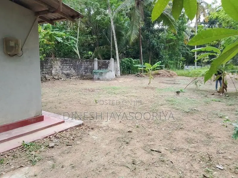 9P Land Plots for Sale in Yakkala - Near Kandy Road