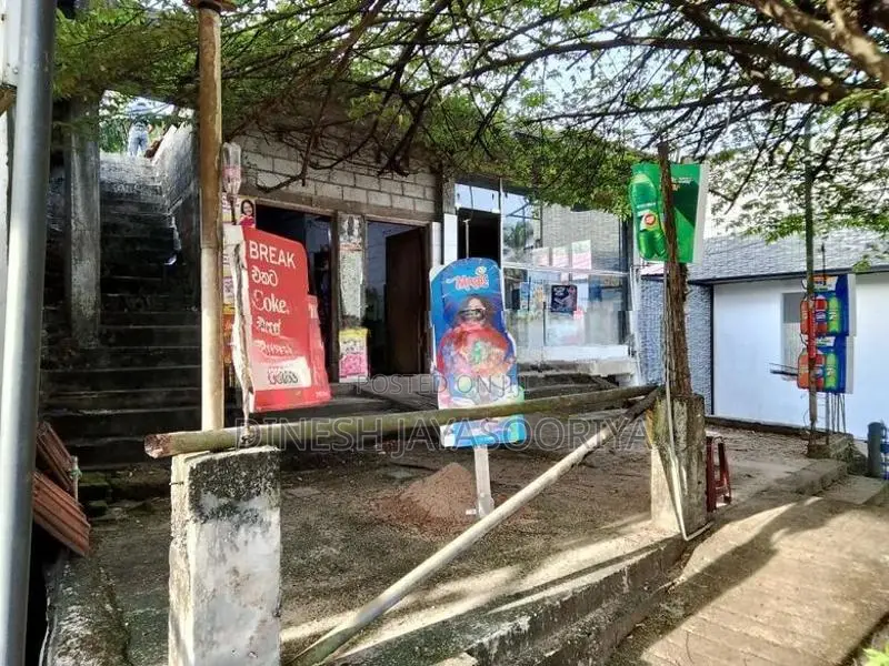 Commercial Building for Sale Facing Kandy Road Kalagedihena