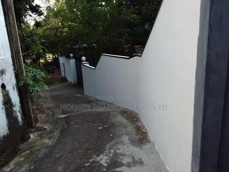 Spacious 4-Bedroom House on 26 Perches – Battaramulla