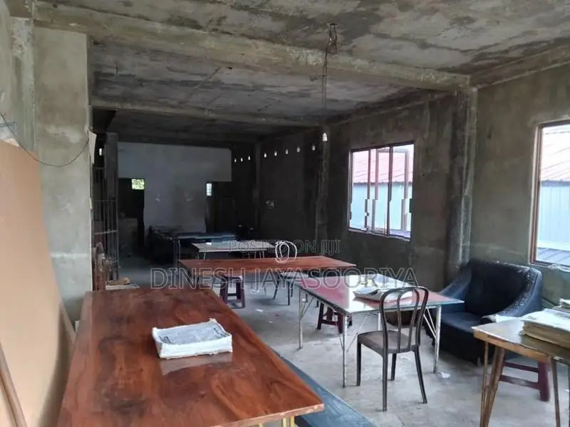 Commercial Building for Sale Facing Kandy Road Kalagedihena