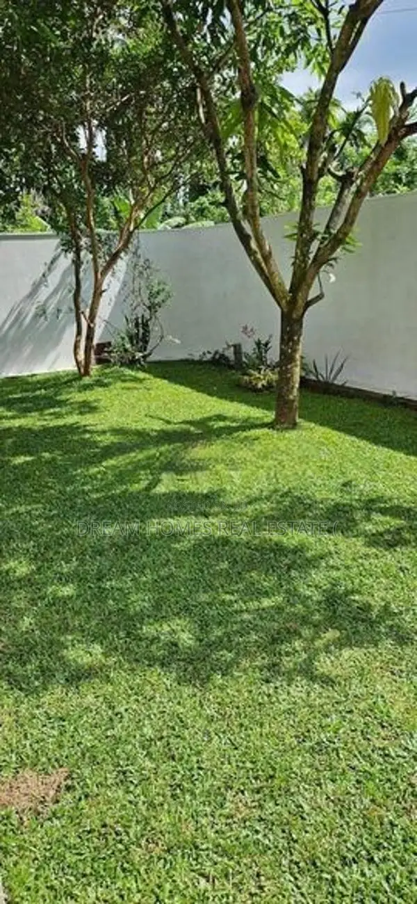 4 Bedroom House for Sale Athurugiriya