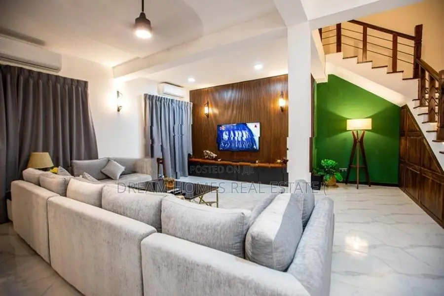 Luxury 5-Bedroom House for Sale – Panadura