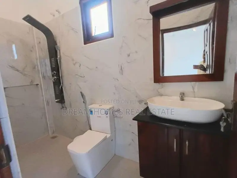 Modern 4 Bedroom Rooftop House for Sale – Piliyandala