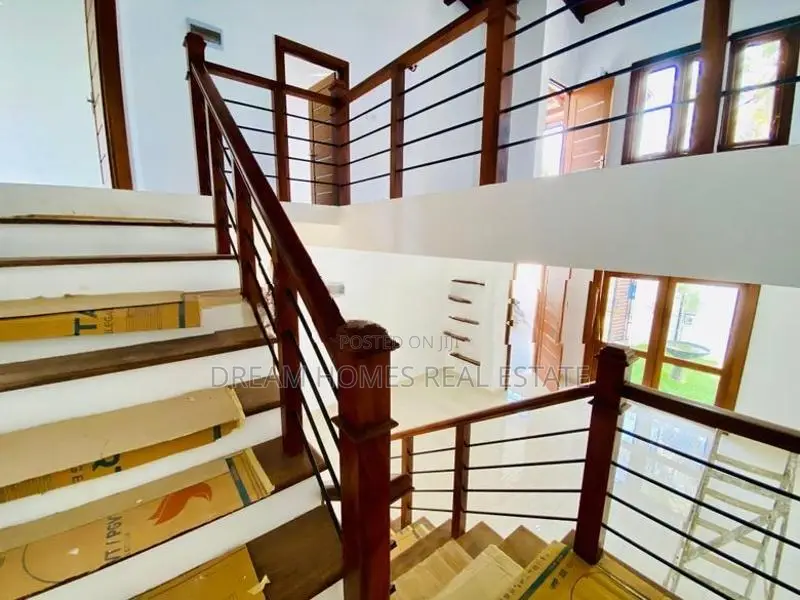 Modern 4-Bedroom House for Sale – Hokandara