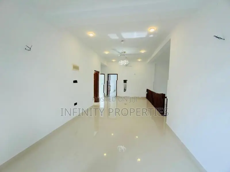 (SP41) B/New Luxury 03 Story House for sale in Pepiliyana