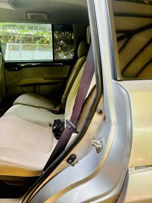 Mitsubishi Montero 2012