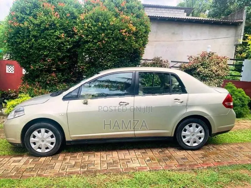 Nissan Tiida 2007