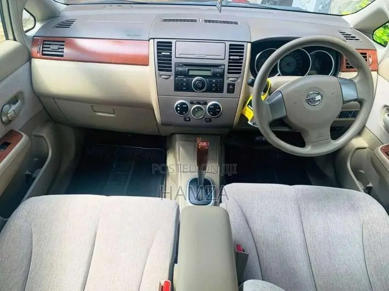 Nissan Tiida 2007