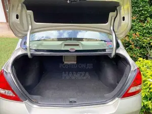 Nissan Tiida 2007