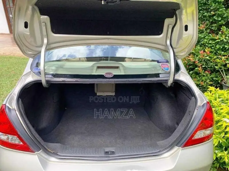 Nissan Tiida 2007