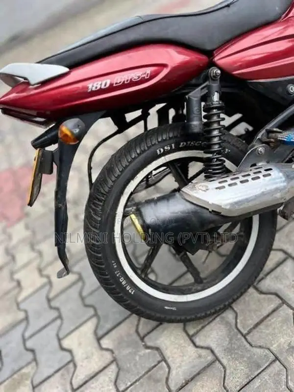 Bajaj Pulsar 180 2005