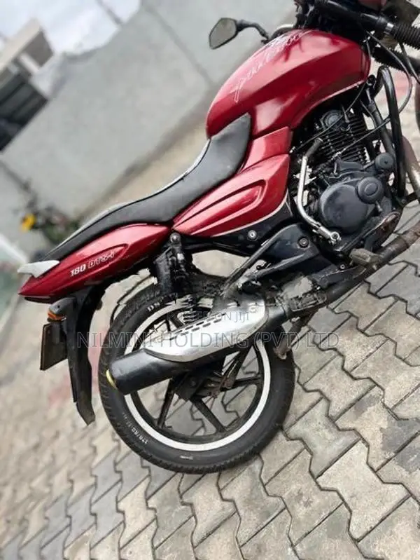 Bajaj Pulsar 180 2005