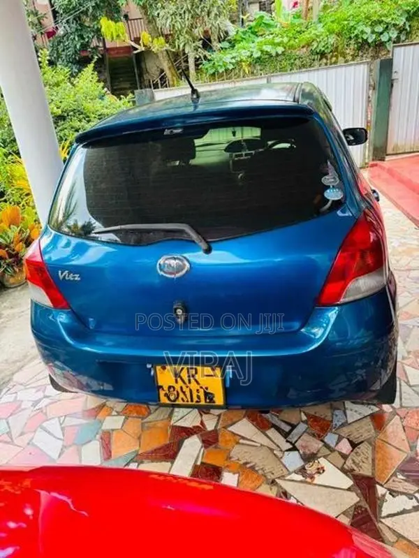 Toyota Vitz SCP90 2010