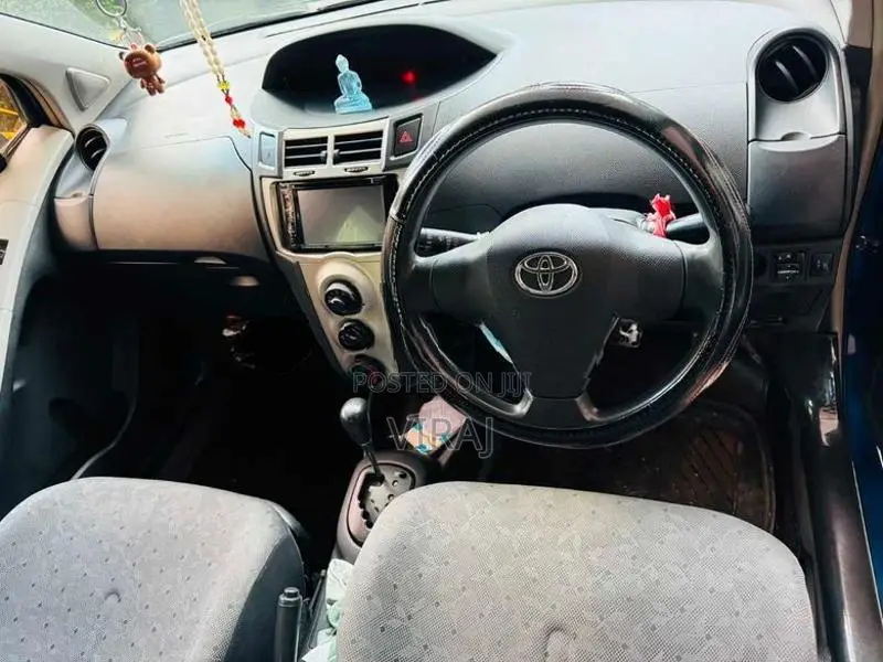 Toyota Vitz SCP90 2010