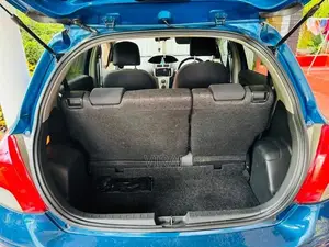Toyota Vitz SCP90 2010