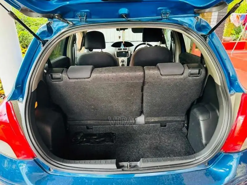 Toyota Vitz SCP90 2010