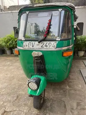 Bajaj RE 2002