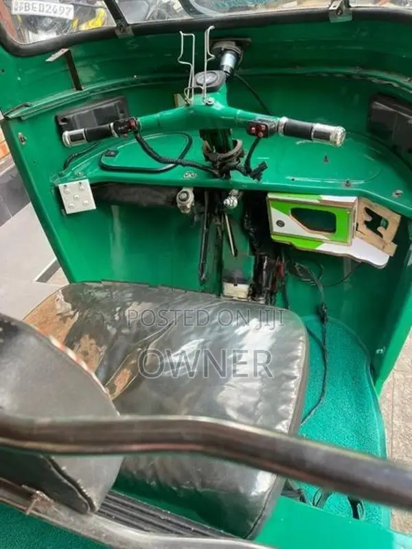 Bajaj RE 2002