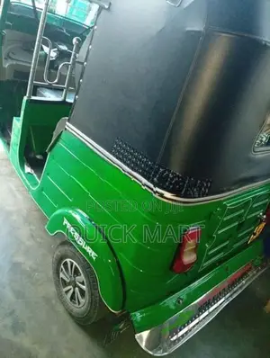 Bajaj RE 2016