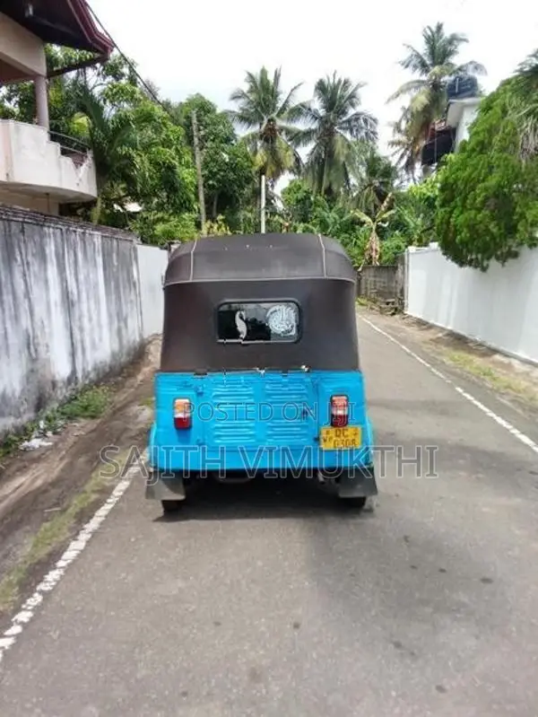Bajaj RE 2st 2005