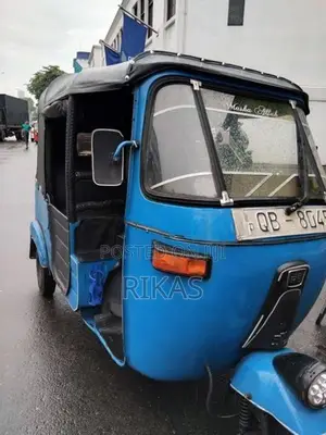 Bajaj RE 2005