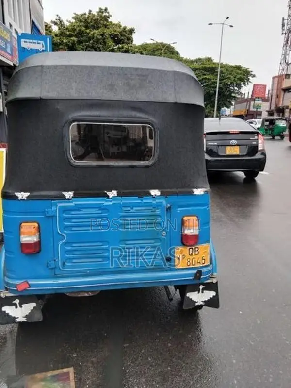 Bajaj RE 2005