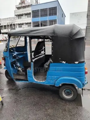 Bajaj RE 2005