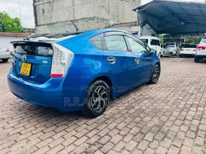 Toyota Prius S Grade 2011