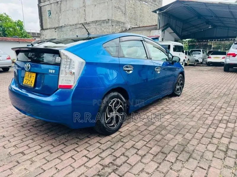 Toyota Prius S Grade 2011